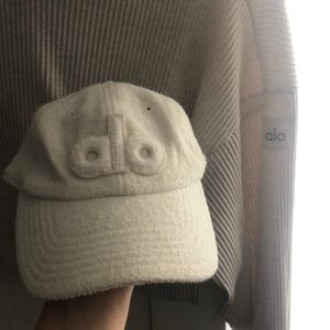 ALO fuzzy cap